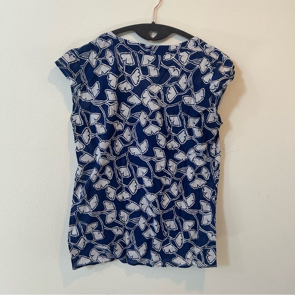 Banana Republic Ruffle Sleeve Scoop Neck Top Size Small in Blue Floral Print - Picture 6 of 10